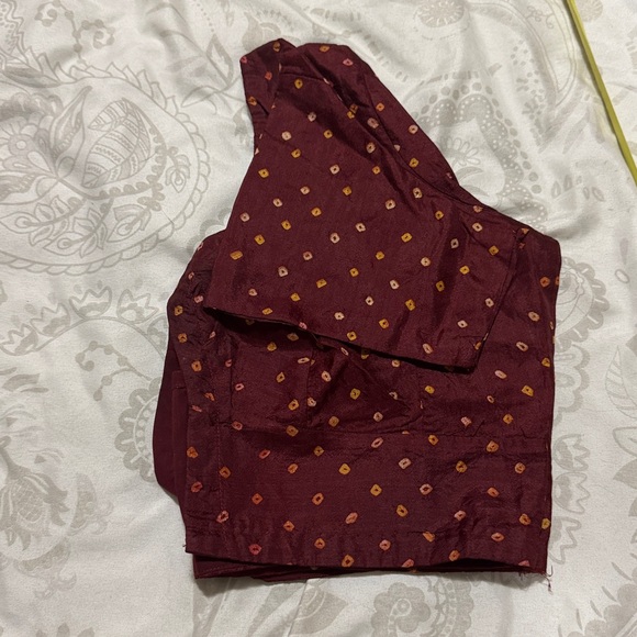 Maroon Blouse with Gold Dots - Picture 4 of 5